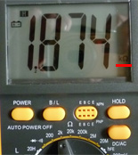 Saat memeriksa adaptor transformator untuk belitan primer, resistannya ternyata 1,8 kΩ, yang menunjukkan bahwa belitan primer sudah beroperasi